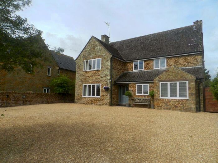 4 Bedroom House To Rent In Eydon, NN11
