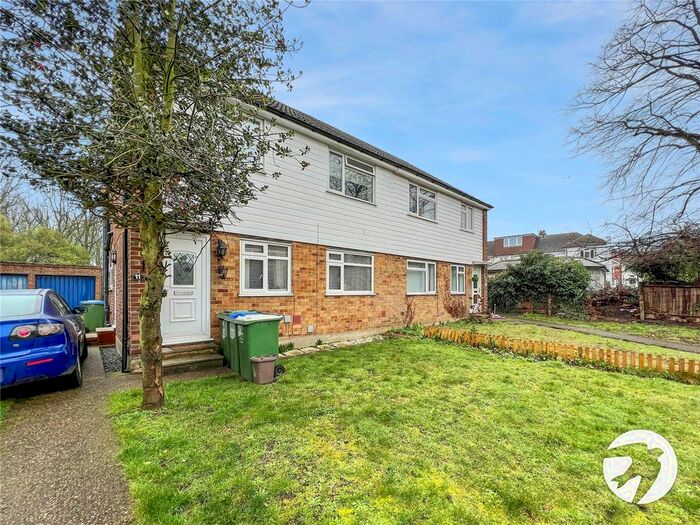 2 Bedroom Maisonette To Rent In Stonefield Close, Bexleyheath, DA7