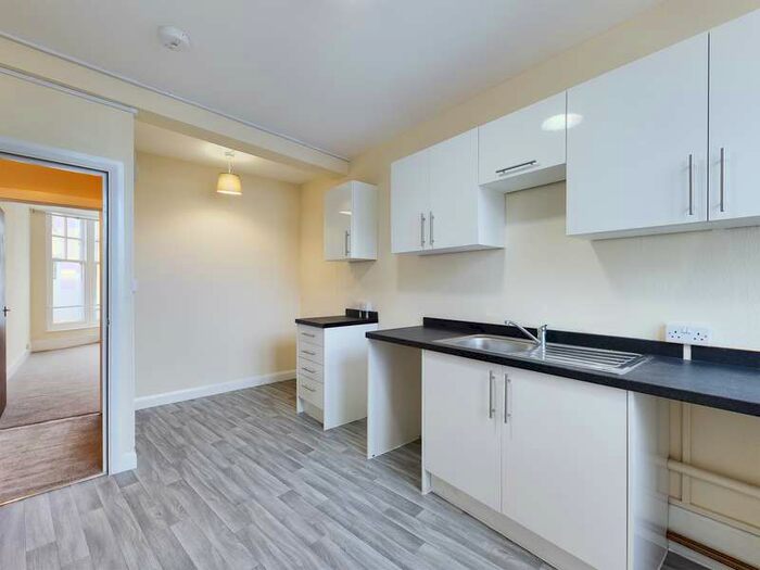 2 Bedroom Apartment To Rent In Palace Avenue, Paignton, TQ3