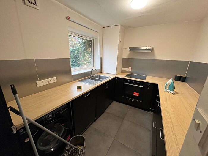 2 Bedroom Flat To Rent In King Street, Finchley, N2