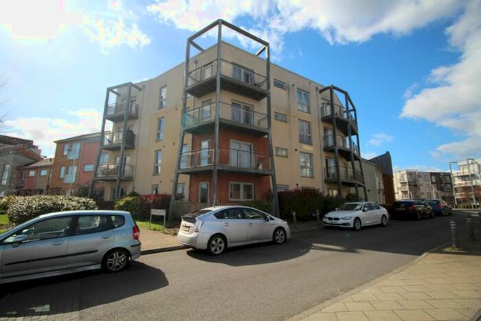 2 Bedroom Flat To Rent In Morris Walk, Dartford, DA1