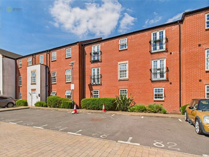 2 Bedroom Flat For Sale In Horseshoe Crescent, Great Barr, B43