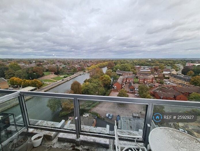 3 Bedroom Flat To Rent In Riverside Towers, Bedford, MK42
