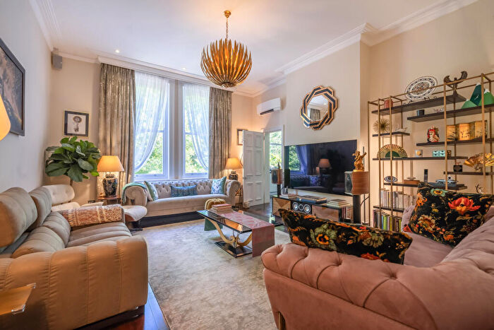 4 Bedroom Flat For Sale In Finchley Road, London, NW3