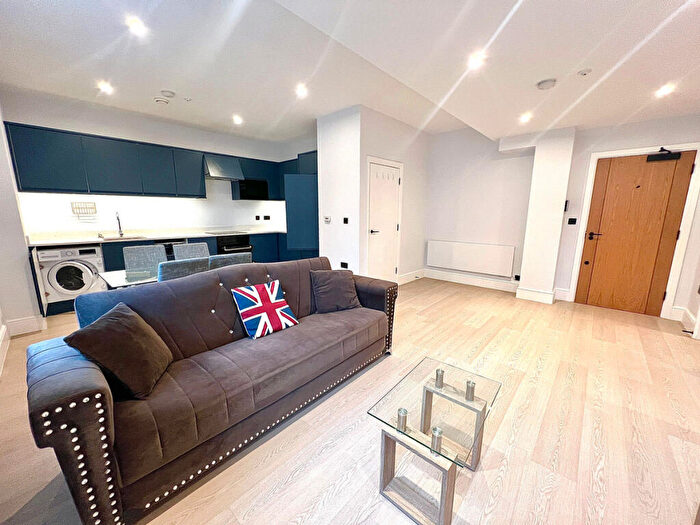 1 Bedroom Flat To Rent In Station Road, Reading, RG1