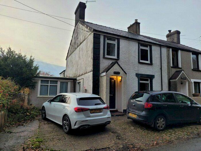 3 Bedroom Semi-Detached House For Sale In Waunfawr, Caernarfon, Gwynedd, LL55