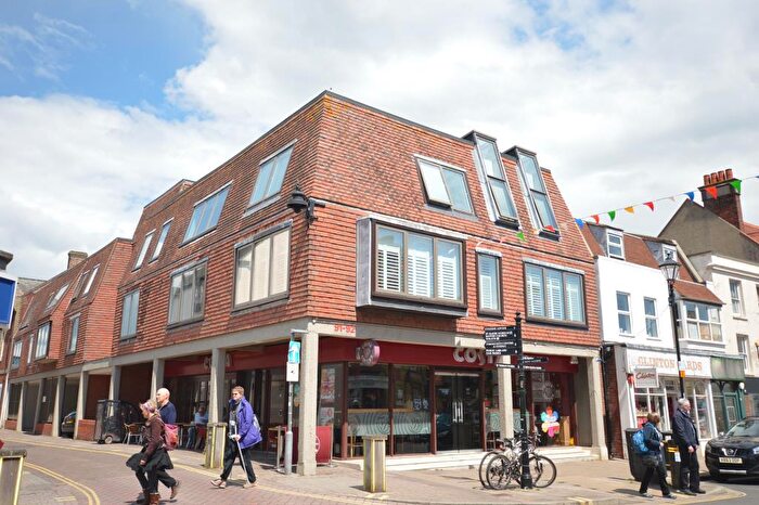 2 Bedroom Apartment To Rent In Aqua House, A New Street, Lymington, SO41