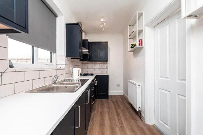 3 Bedroom Semi-Detached House For Sale In Lower Cambridge Street, Castleford, WF10