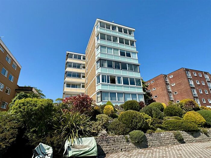 2 Bedroom Apartment To Rent In Gardens Court, Parkstone Road, Poole, BH15