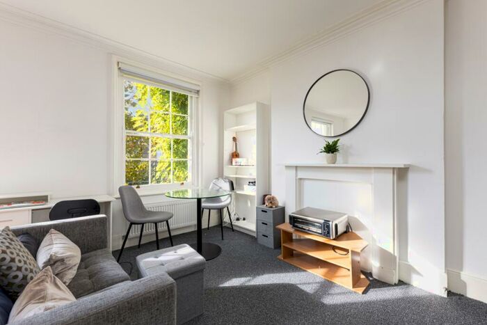 Apartment To Rent In Gloucester Crescent London, NW1