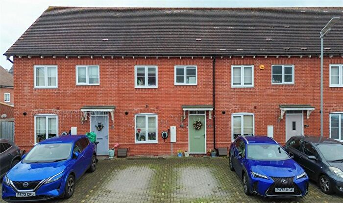 3 Bedroom Terraced House For Sale In Elm Drive, Woodley, Reading, Berkshire, RG5