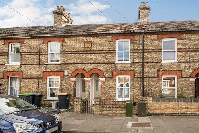 2 Bedroom Terraced House For Sale In Howbury Street, Bedford, MK40