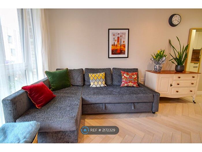 1 Bedroom Flat To Rent In Blondin Way, London, SE16