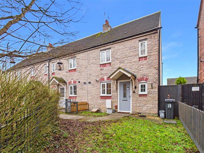 2 Bedroom End Of Terrace House For Sale In Rosedale Close, Hardwicke, Gloucester, Gloucestershire, GL2
