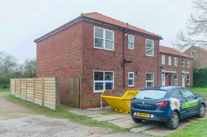 2 Bedroom Flat To Rent In Westgate Manor, Patrington, Hull, HU12