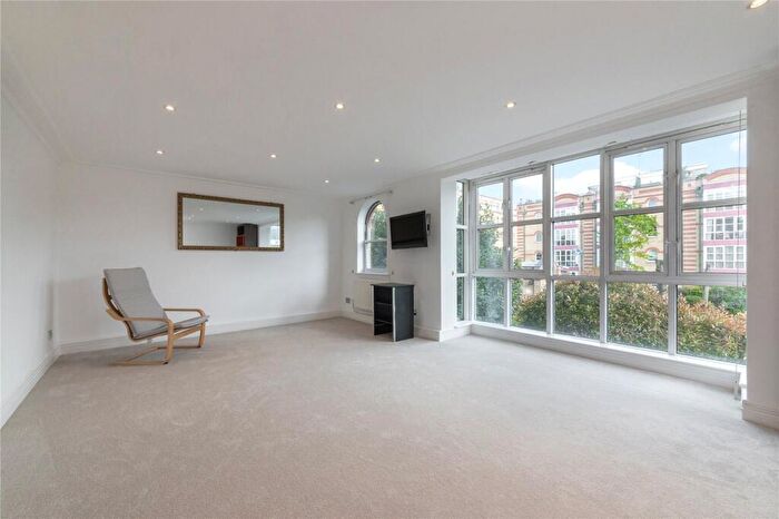 2 Bedroom Flat To Rent In Keble Place, Barnes, SW13