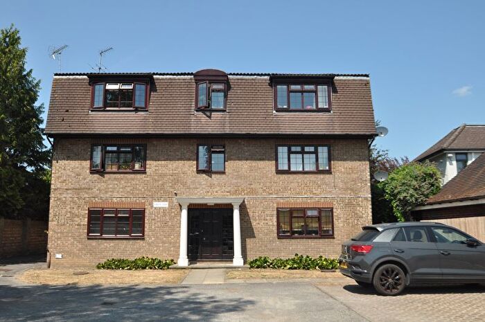 Studio For Sale In Cambridge Avenue, New Malden, KT3