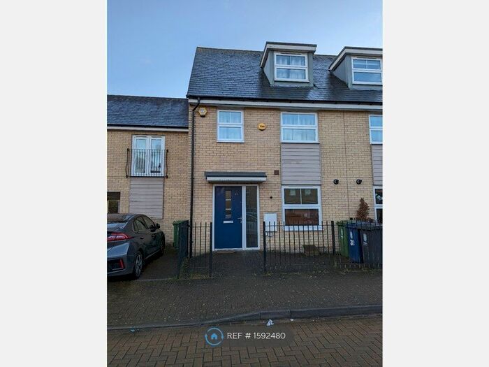 3 Bedroom Semi-Detached House To Rent In Halifax Road, Upper Cambourne, CB23
