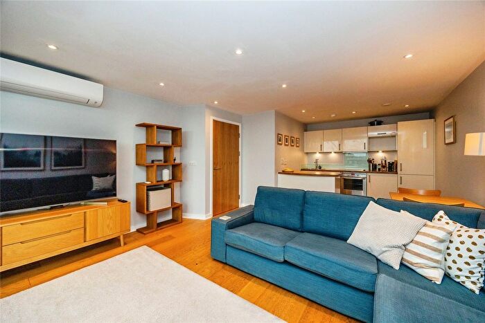 1 Bedroom Flat For Sale In Gunwharf Quays, Portsmouth, Hampshire, PO1