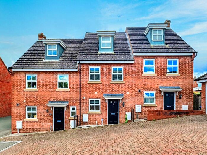 3 Bedroom Terraced House For Sale In Coughton Close, Daventry, NN11