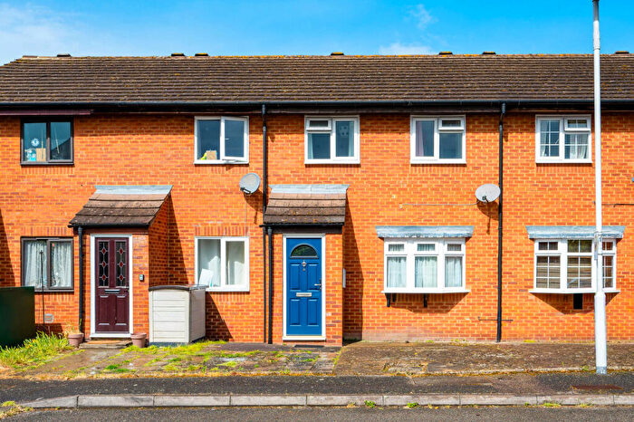 3 Bedroom House For Sale In Nevada Close, New Malden, KT3