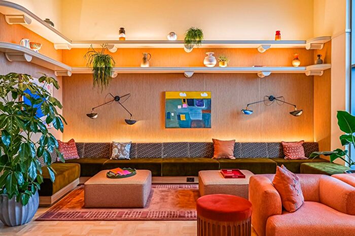 2 Bedroom Flat To Rent In The Eades, Walthamstow Central, Walthamstow, E17