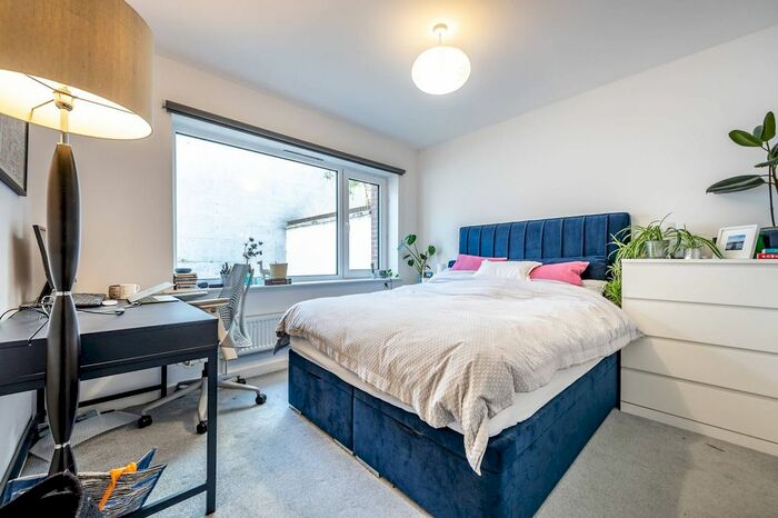 4 Bedroom Flat To Rent In Vauxhall Street, Vauxhall, London, SE11