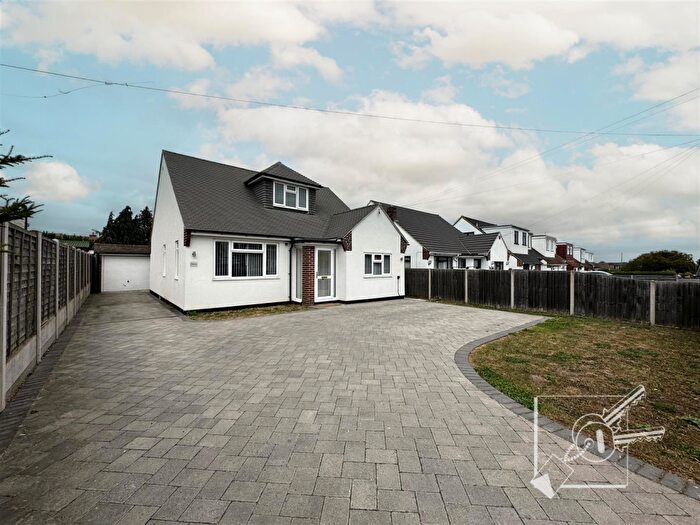 3 Bedroom Bungalow To Rent In Gresham Avenue, Hartley, Longfield, DA3