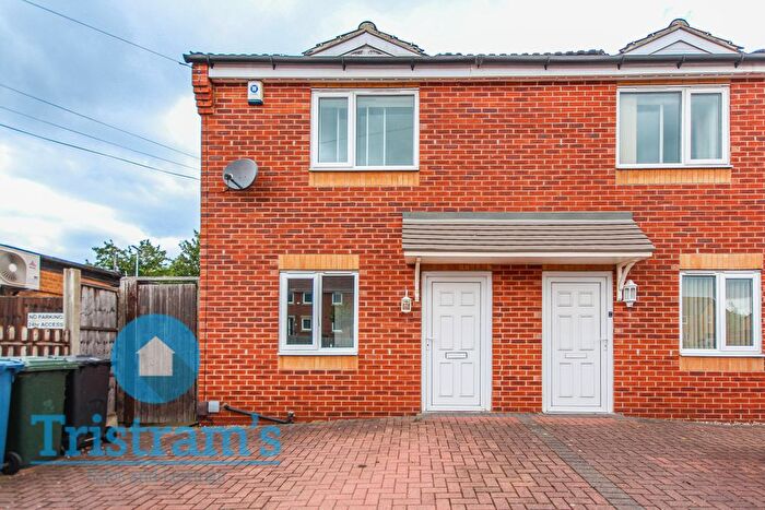 3 Bedroom Semi Detached House To Rent In Wilford Lane, West Bridgford, NG2