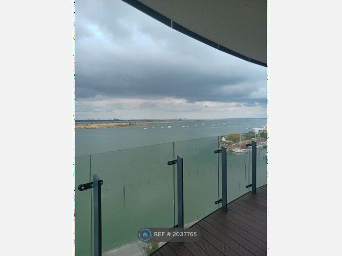 2 Bedroom Flat To Rent In The Peninsula, Gillingham, ME7