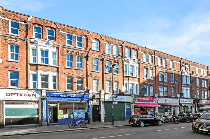 3 Bedroom Flat To Rent In Churchfield Road, Acton, W3