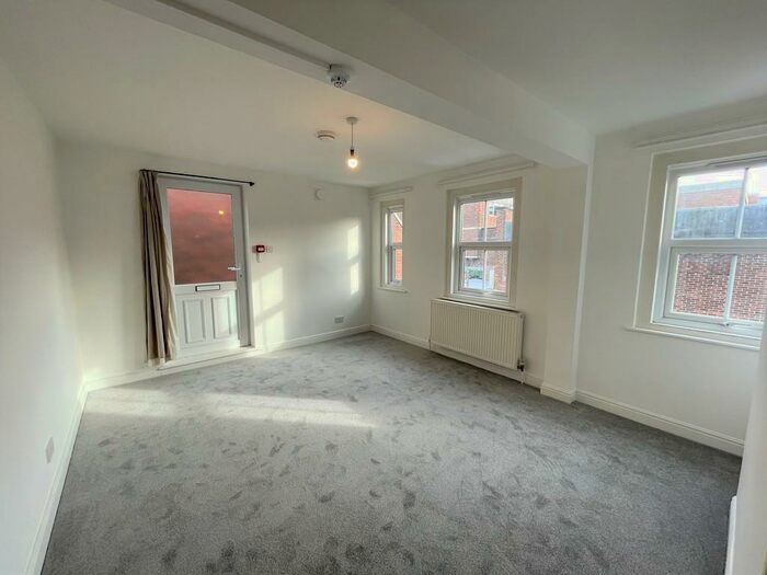 1 Bedroom Maisonette To Rent In Carlton Place, Southampton, SO15