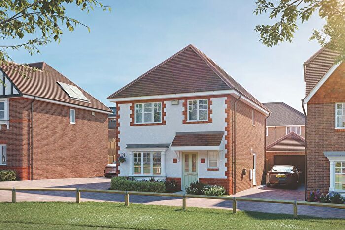 4 Bedroom Detached House For Sale In Woodside View, Bishops Green, RG20
