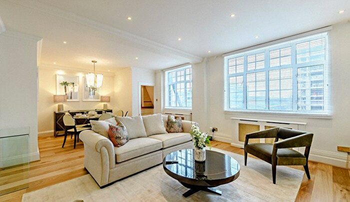 3 Bedroom Flat To Rent In Park Road, London, NW8