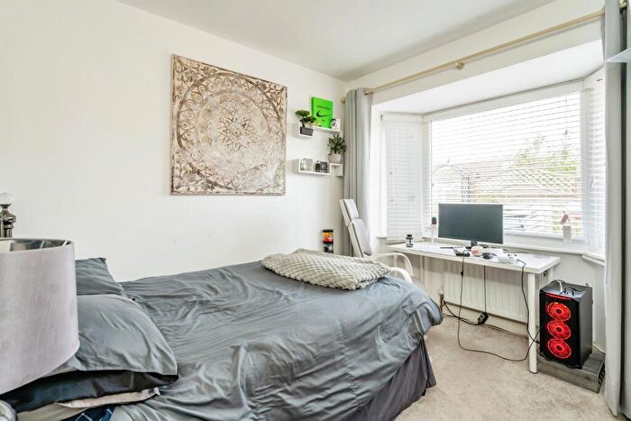 2 Bedroom Detached Bungalow For Sale In Norfolk Way, Bognor Regis, PO22