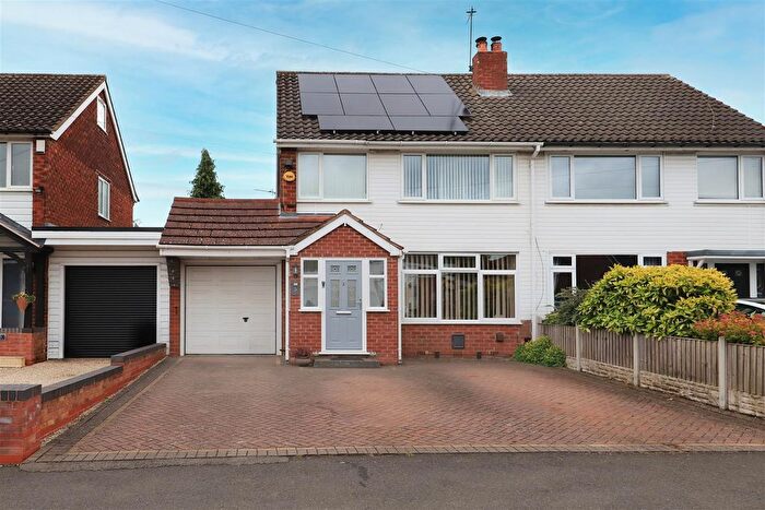 2 Bedroom Semi-Detached House For Sale In Foundry Road, Kingswinford, DY6