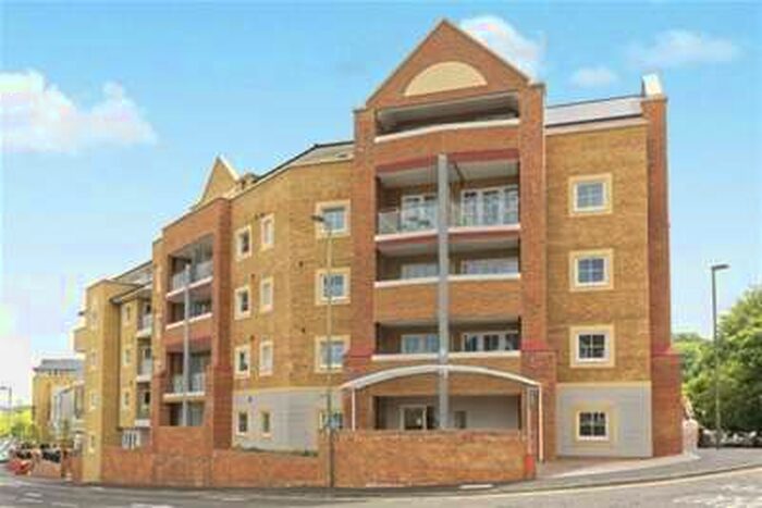 1 Bedroom Flat To Rent In Flambard Way, Godalming, GU7