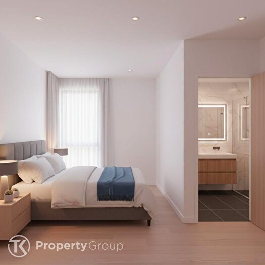 2 Bedroom Duplex For Sale In Barnet, North London, EN5