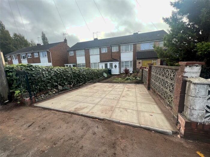 3 Bedroom Terraced House To Rent In Stourbridge Road, Dudley, West Midlands, DY1