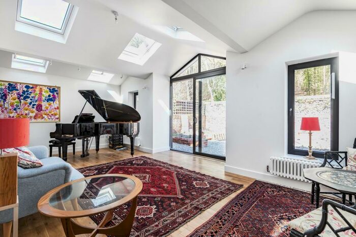 3 Bedroom Detached House For Sale In Fairmile, Henley-On-Thames, Oxfordshire, RG9