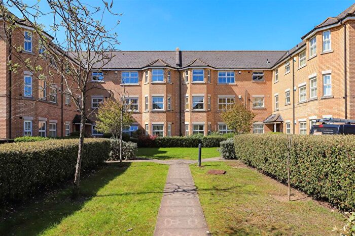 2 Bedroom Flat For Sale In Regency Square, Cambridge, CB1