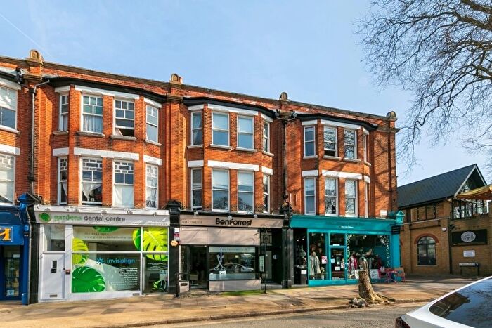 3 Bedroom Maisonette To Rent In Royal Parade, Kew, Richmond, Surrey, TW9