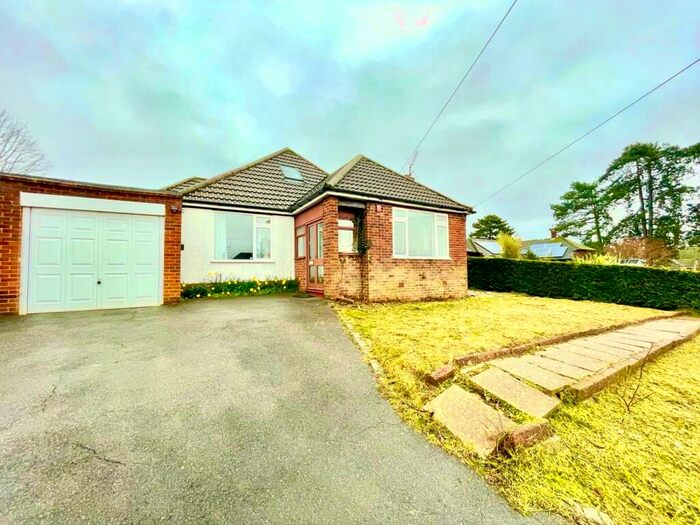 4 Bedroom Bungalow To Rent In Cockney Hill, Tilehurst, Berkshire, RG30