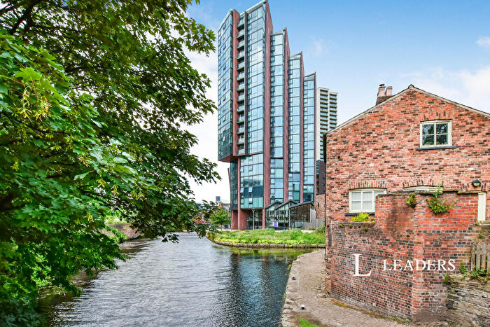 3 Bedroom Apartment To Rent In Islington Wharf, Great Ancoats Street, Manchester, M4