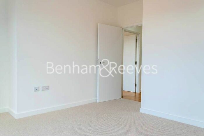 1 Bedroom Flat To Rent In Stewarts Road, Nine Elms, SW8