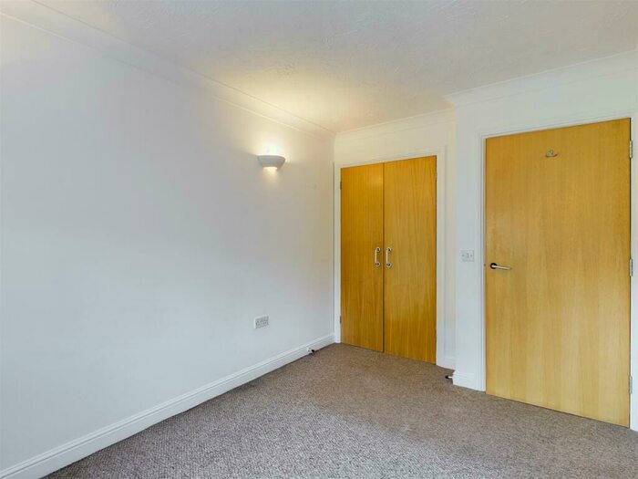 2 Bedroom Apartment To Rent In Arthurs Close, Bristol, BS16