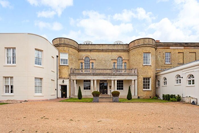 2 Bedroom Flat For Sale In Aldingbourne Drive, Crockerhill, PO18