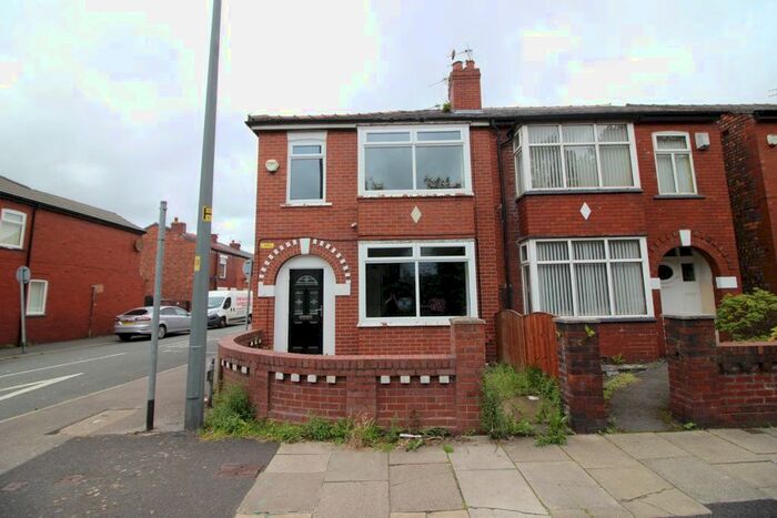 3 Bedroom Semi-Detached House To Rent In Swan Meadow Road, Wigan, WN3