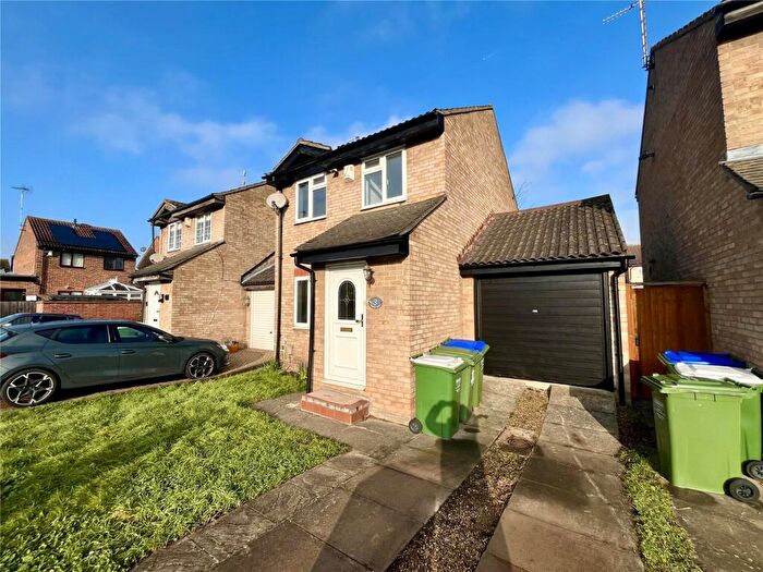 3 Bedroom Detached House To Rent In Holcote Close, Belvedere, Kent, DA17