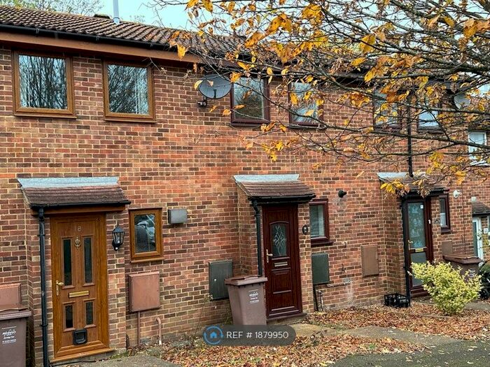 2 Bedroom Terraced House To Rent In Flamingo Close, Chatham, ME5